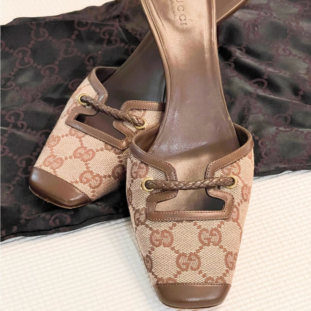 GUCCI Logo Kitten Heels-9